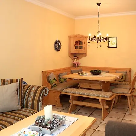 Alpenstern Apartment *